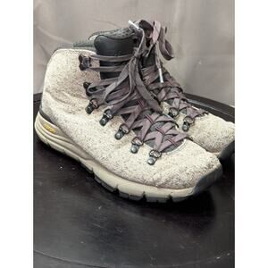 Danner Boots Womens 7 M Mountain 600 Enduro Weave Timberwolf #62283 Gray/Black